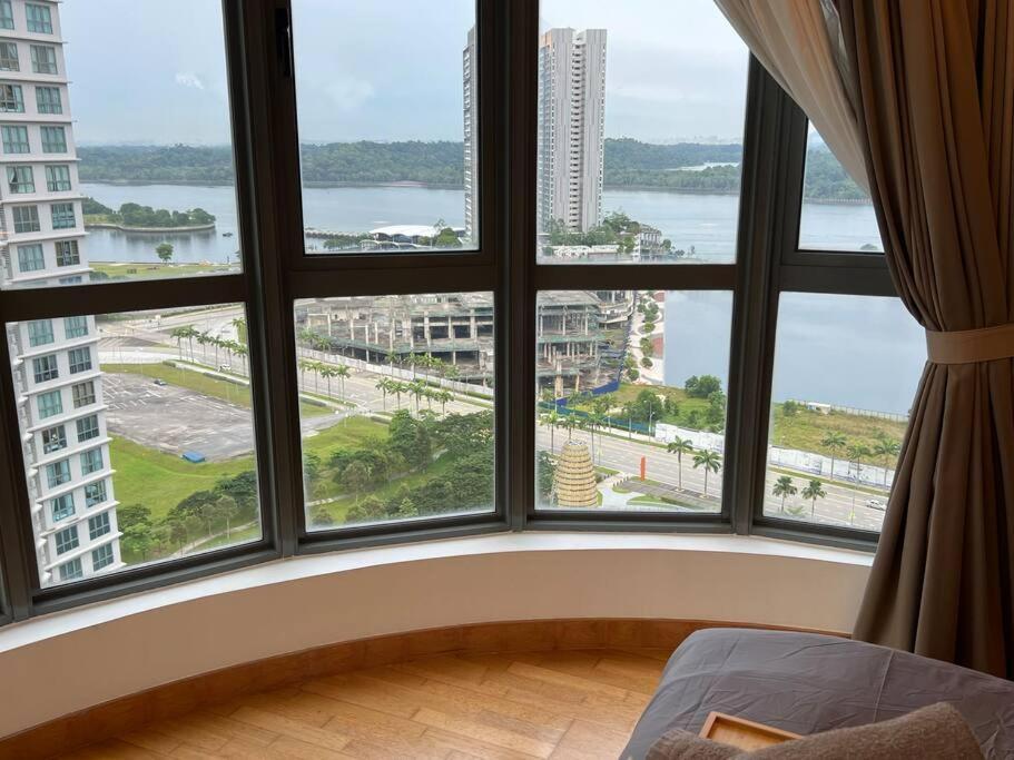 Apartment Teega Puteri Harbour_5min Legoland #6pax *