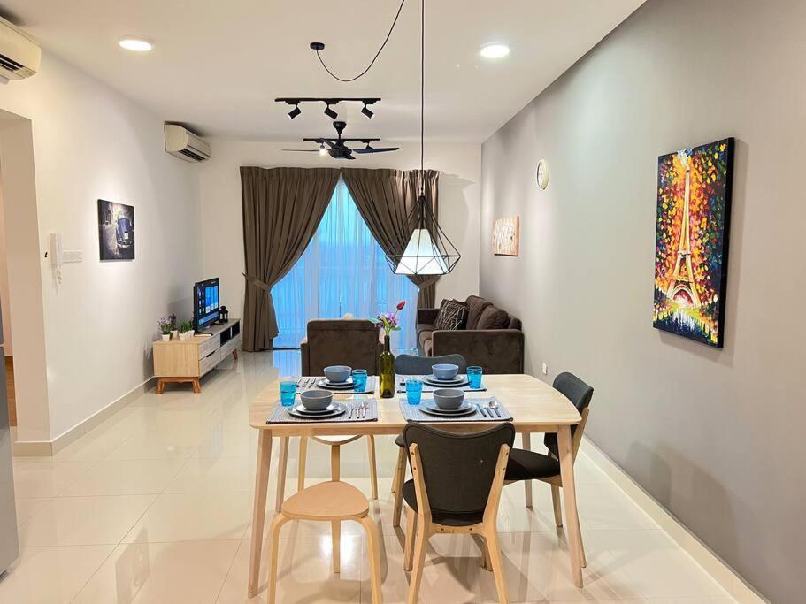 Teega Puteri Harbour_5min Legoland #6pax Apartment *
